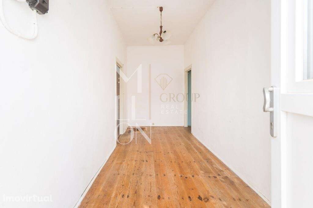 Moradia T1+T2 em Belas: Rendimento Garantido + Potencial de Valorizaçã - Grande imagem: 2/48