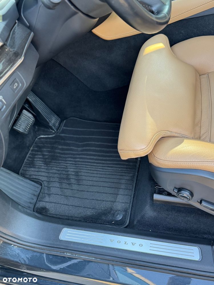 Volvo XC 90 D5 AWD Momentum - 6