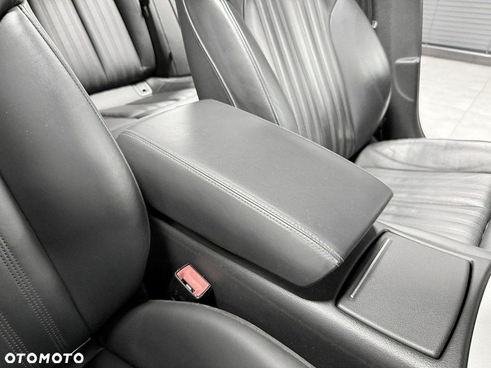 Audi A6 Avant 2.0 TDI Ultra S tronic - 25