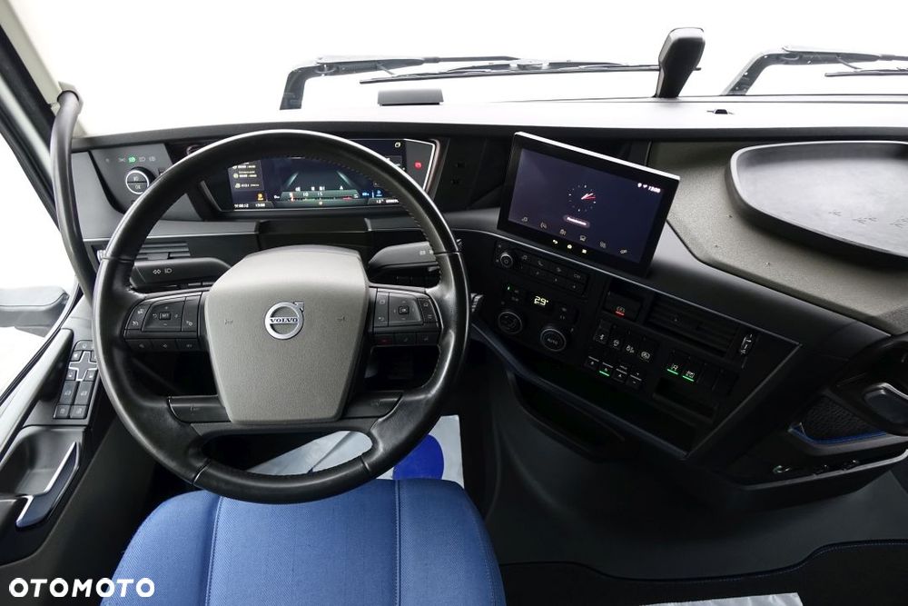 Volvo FH 500 GLOBETROTTER / I-SAVE / STANDARD / AUTOMAT / EURO 6 / KLIMATYZACJA POSTOJOWA / LODÓWKA / LED / NAVI / 2 ZBIORNIKI - 26