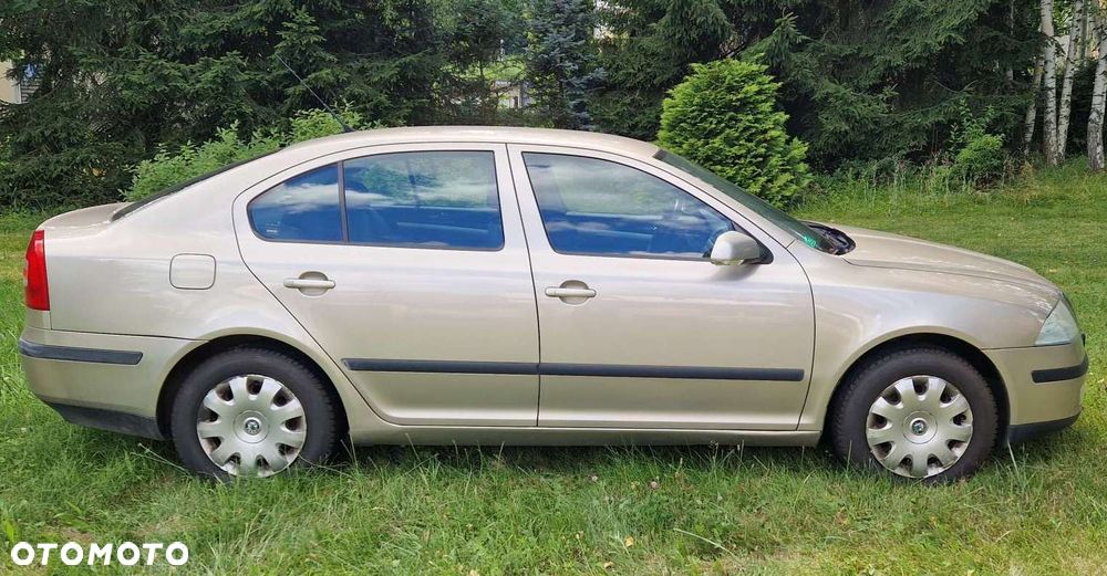 Skoda Octavia 1.6 Ambiente - 8