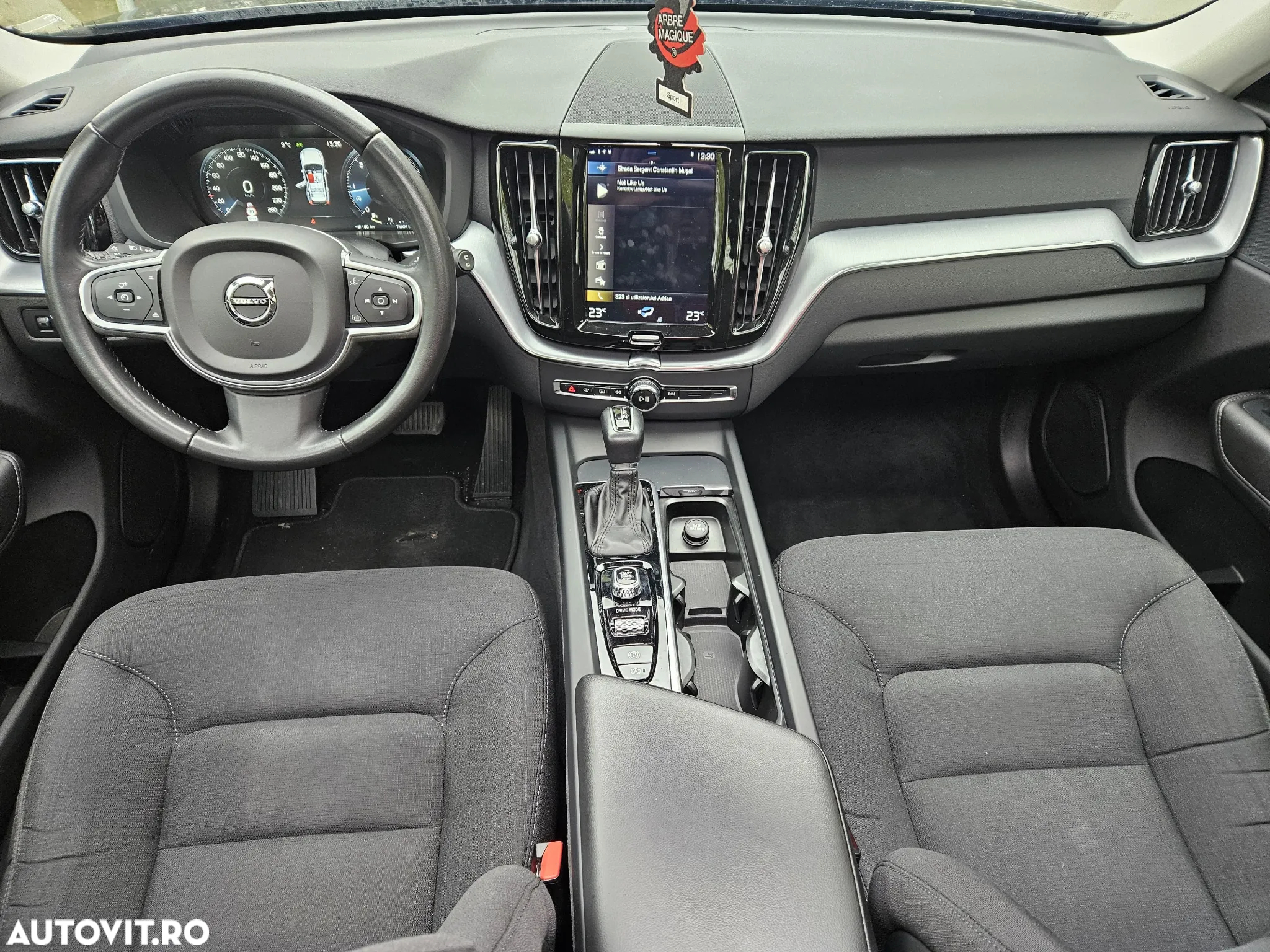 Volvo XC 60 D4 Momentum Pro - 14