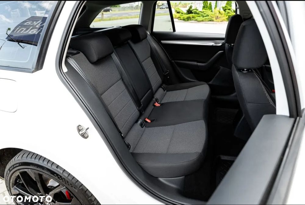 Skoda Octavia 2.0 TDI 4x4 Style DSG - 26