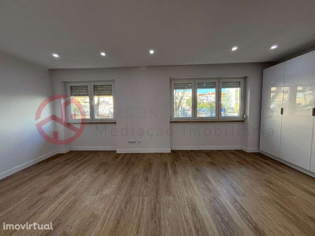 Apartamento T3 totalmente remodelado, prédio com elevador em Cacilh... - Grande imagem: 4/54
