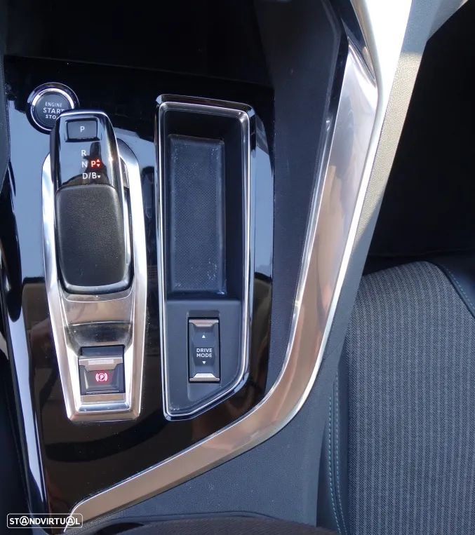 Peugeot 3008 1.6 Hybrid Allure e-EAT8 - 26