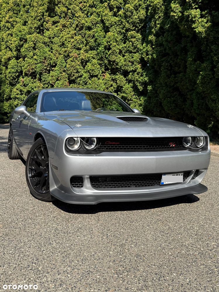 Dodge Challenger - 1