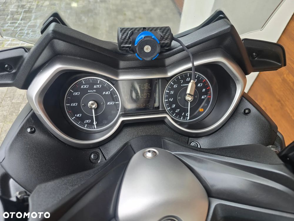 Yamaha X-max - 12