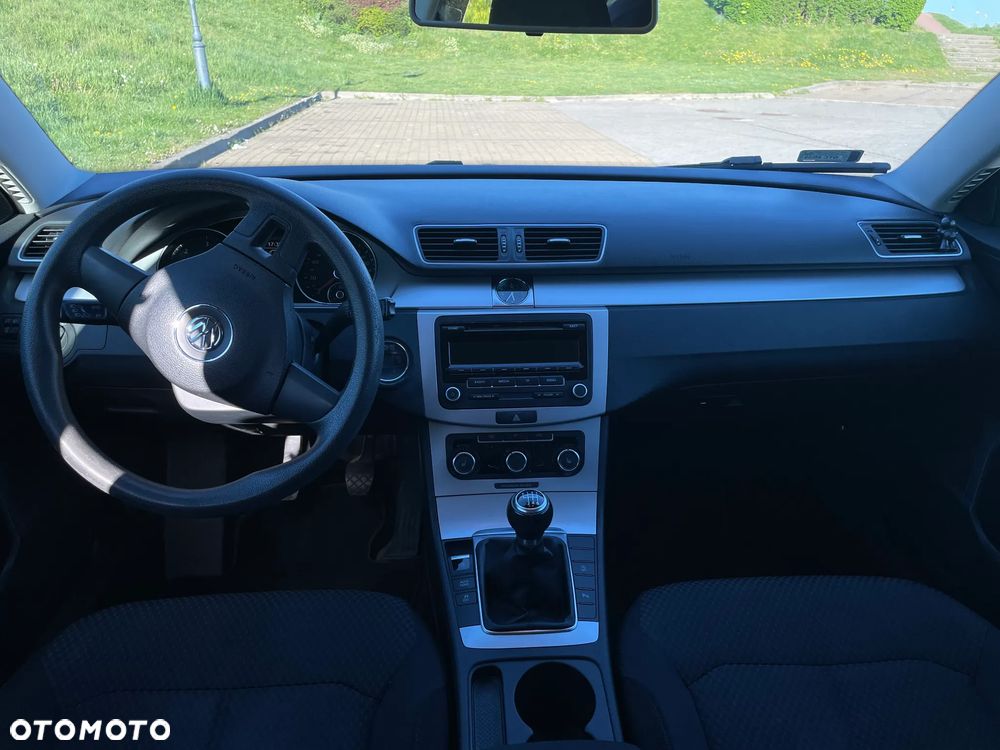 Volkswagen Passat - 8