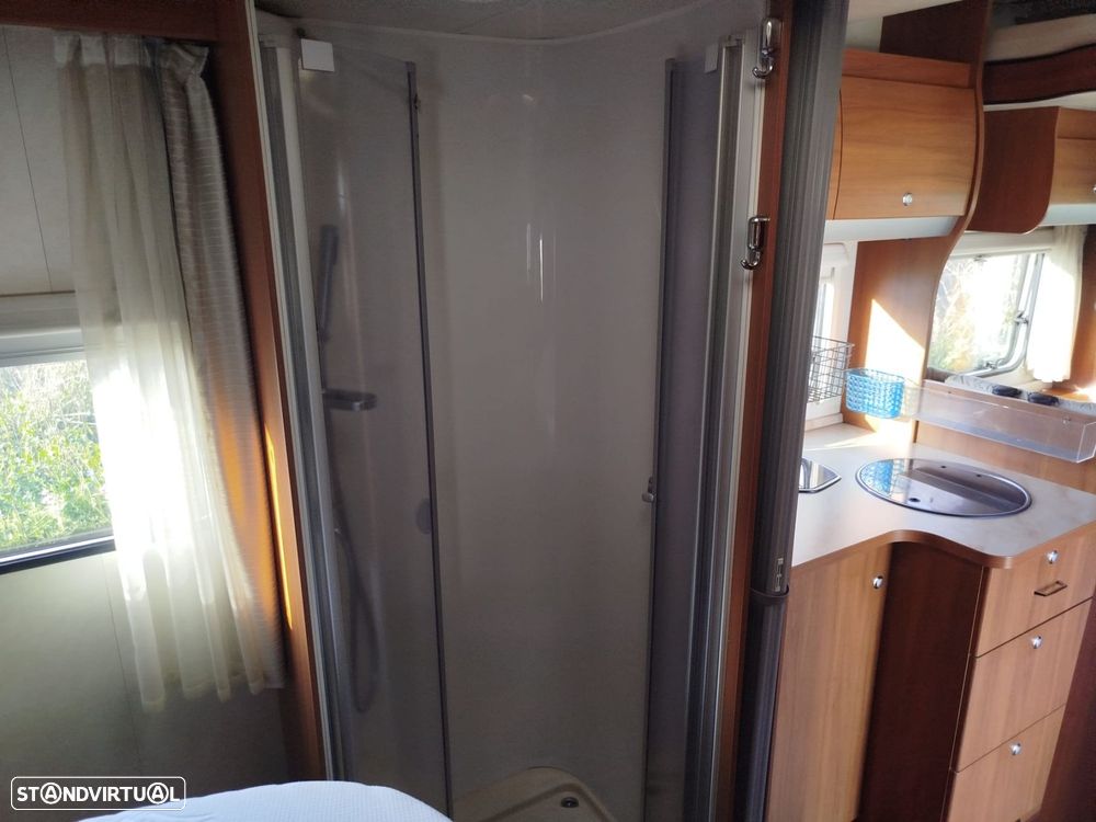 Knaus Südwind Sky wave.  Cama basculante E SUÍTE - 24