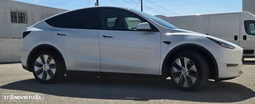 Tesla Model Y Long Range Dual Motor AWD - 10