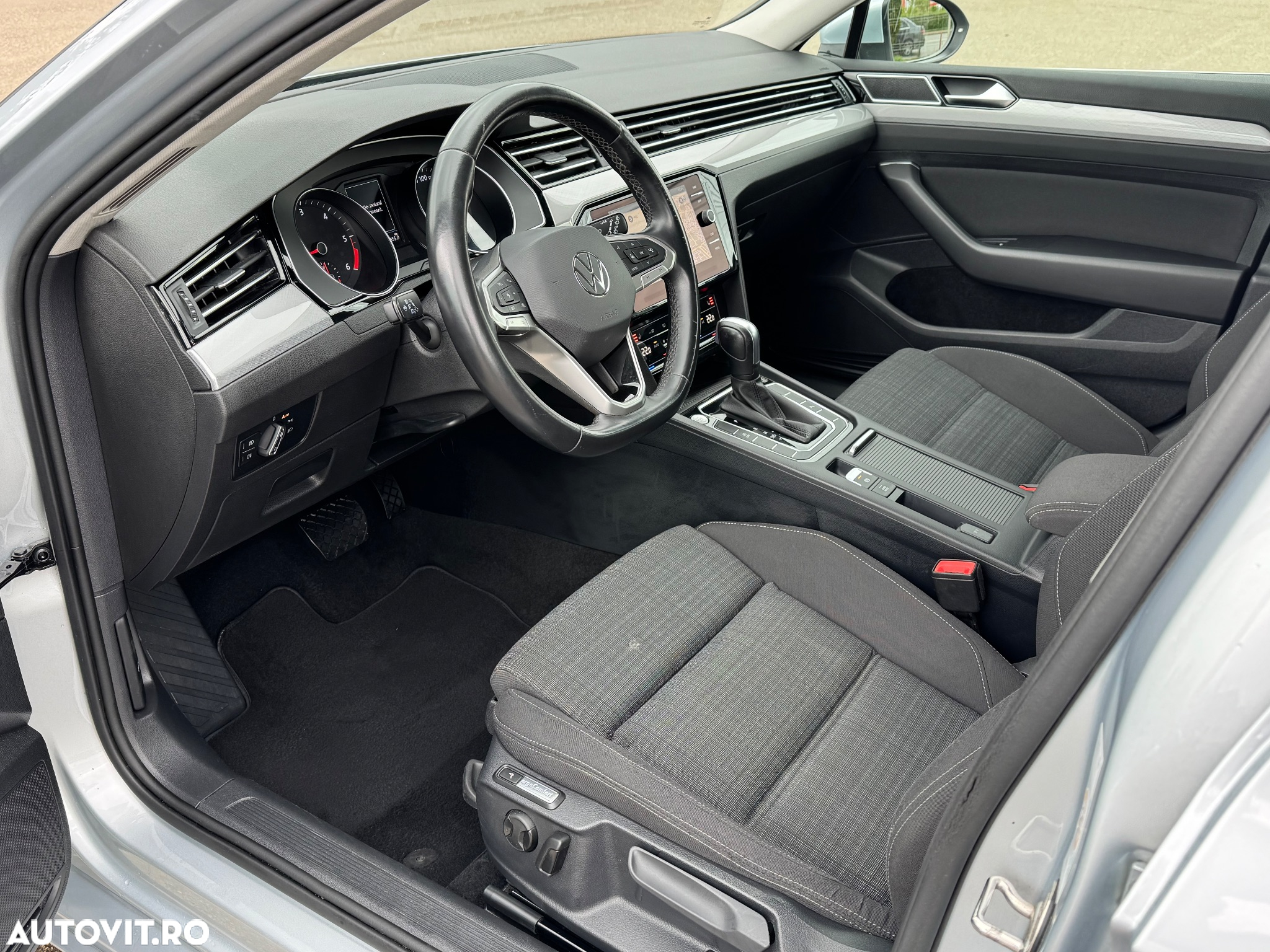 Volkswagen Passat Variant 2.0 TDI DSG Business - 25