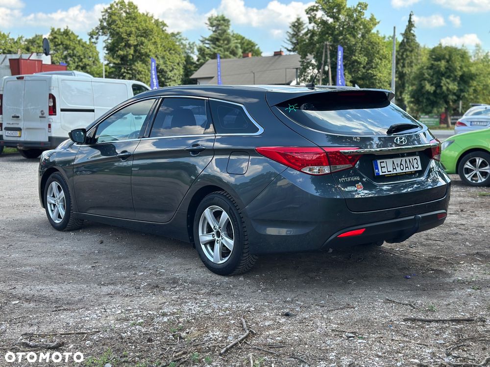 Hyundai i40 Kombi blue 1.6 Family - 7
