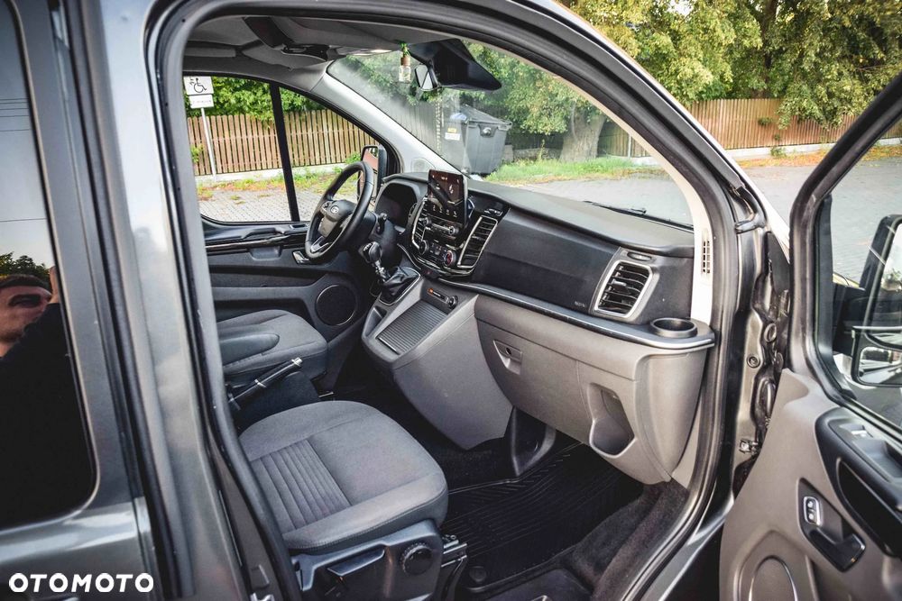 Ford Tourneo Custom 2.0 EcoBlue L2 Titanium - 24