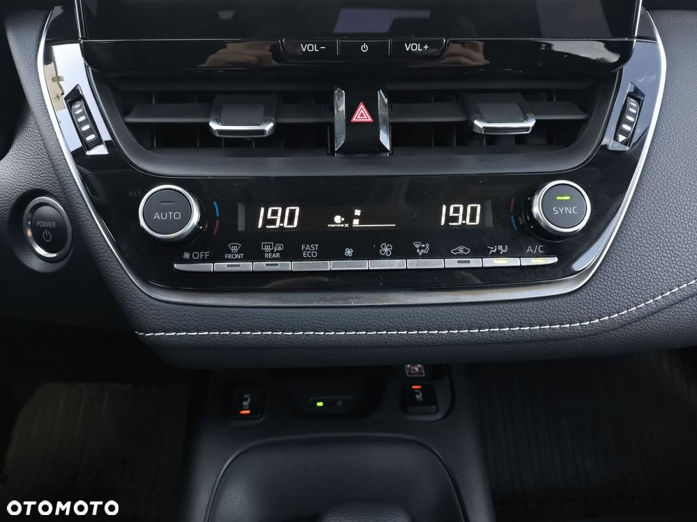Toyota Corolla 1.8 Hybrid Style - 23