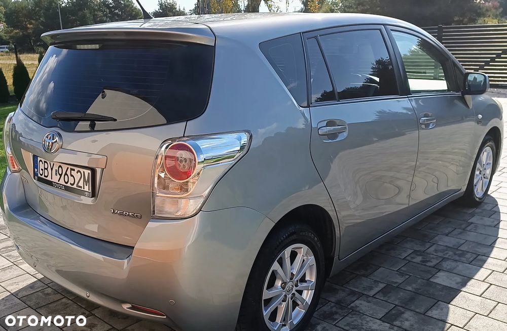 Toyota Verso 2010 photo 4