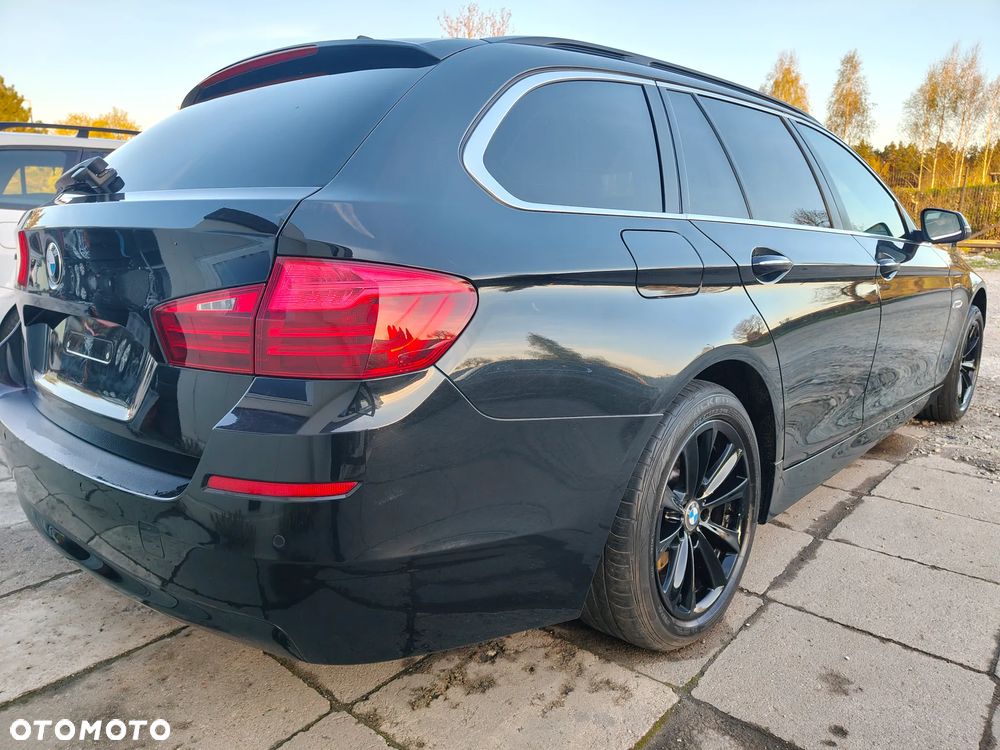 BMW Seria 5 525d xDrive Sport-Aut - 10