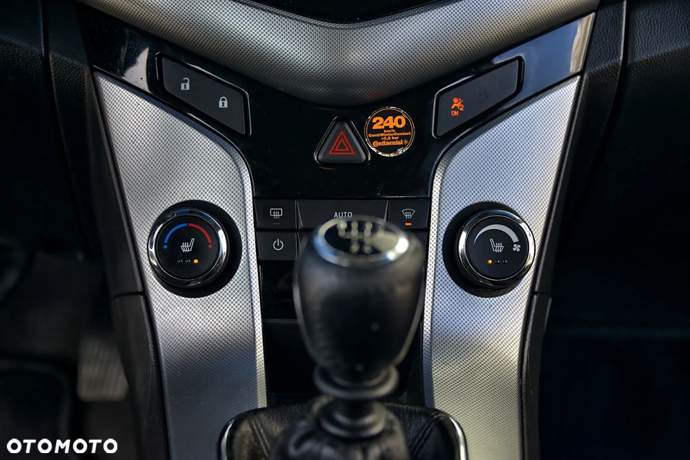 Chevrolet Cruze - 33