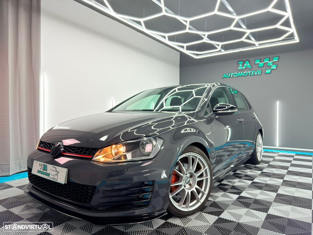 VW Golf 2.0 TDi Confortline - 1