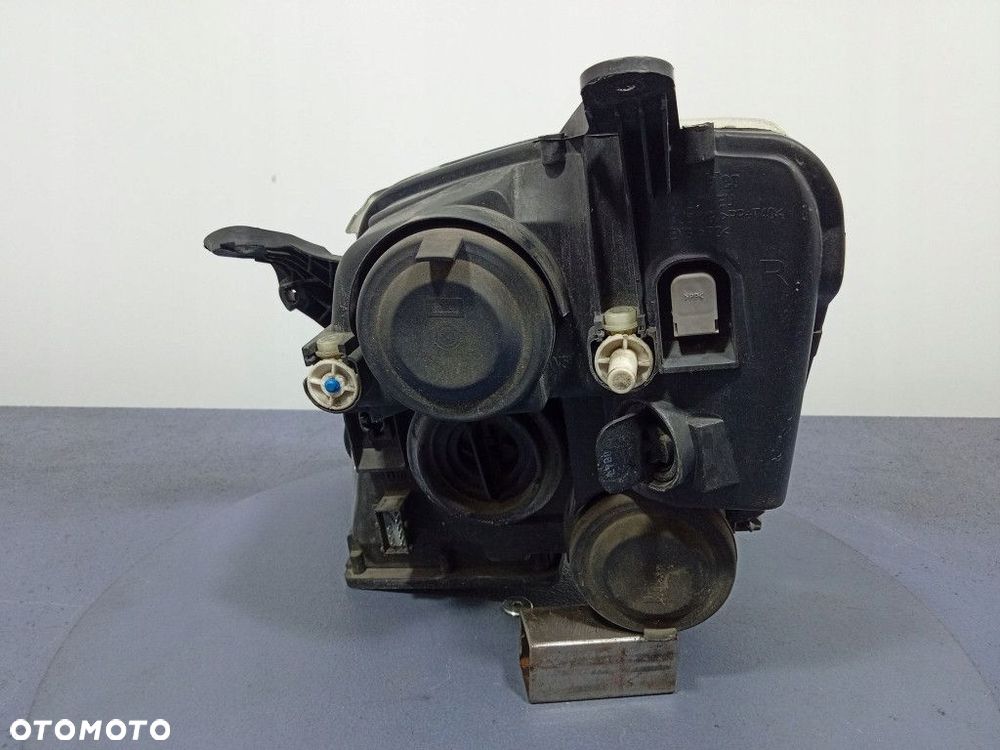 OPEL MERIVA A REFLEKTOR PRAWY LAMPA EU 93321053 - 8