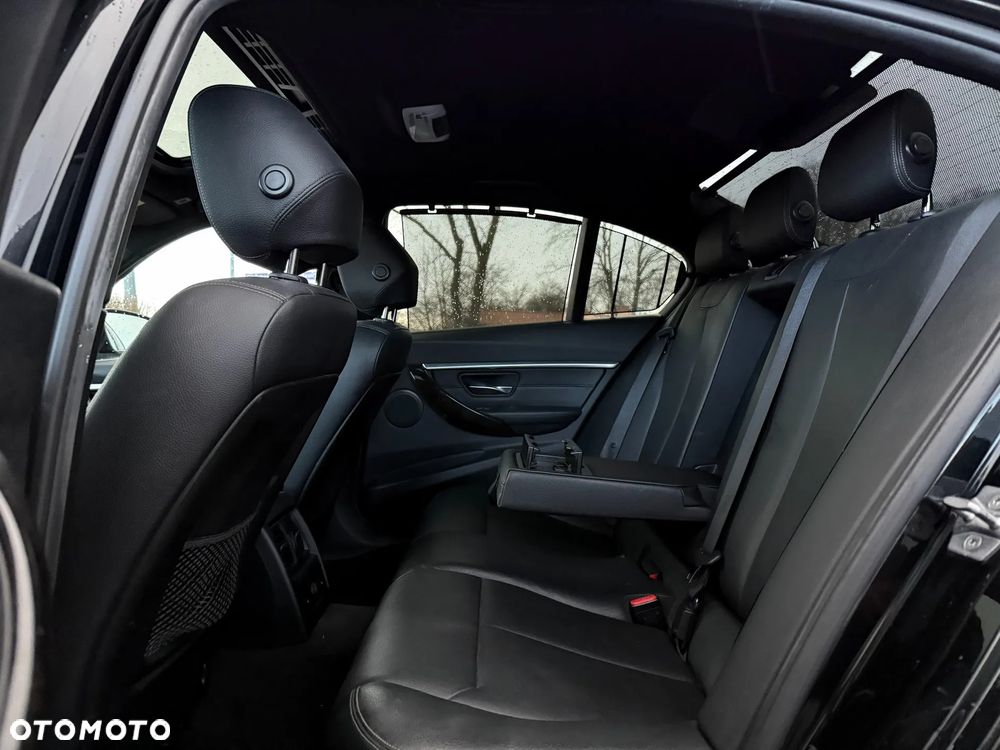 BMW Seria 3 320d Edition Luxury Line Purity - 22