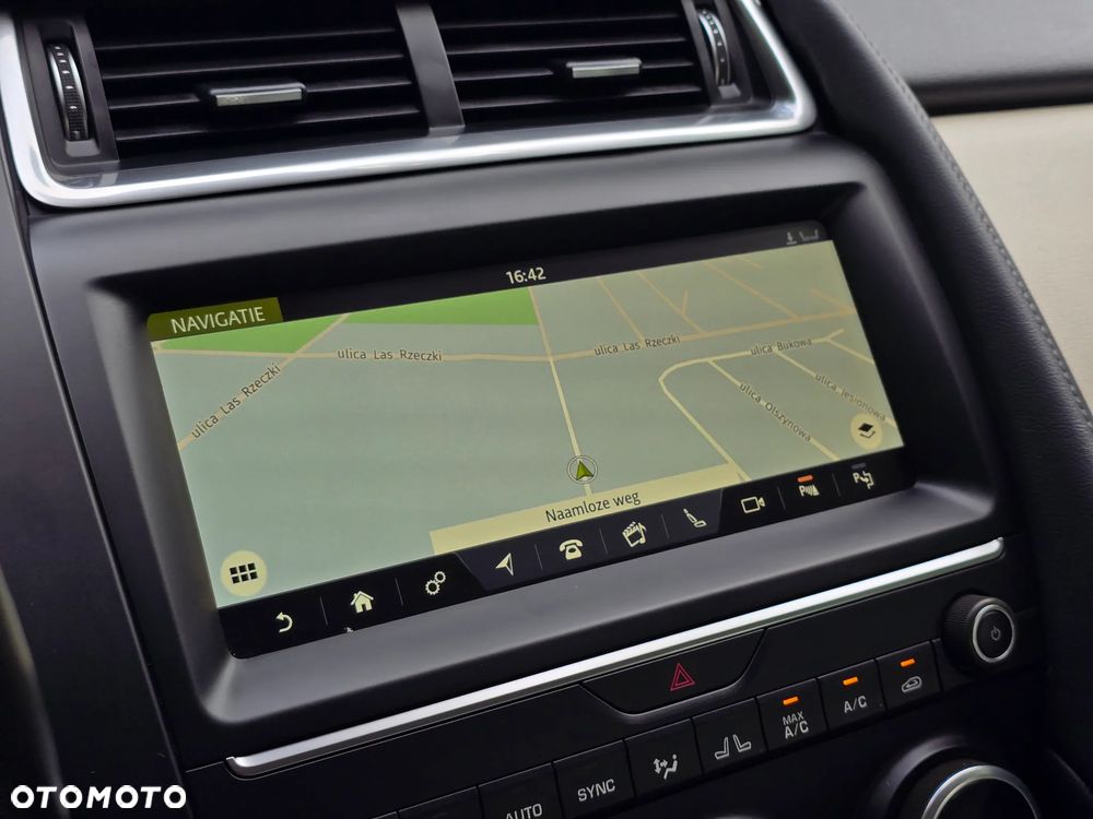 Jaguar E-Pace D150 AWD HSE - 29