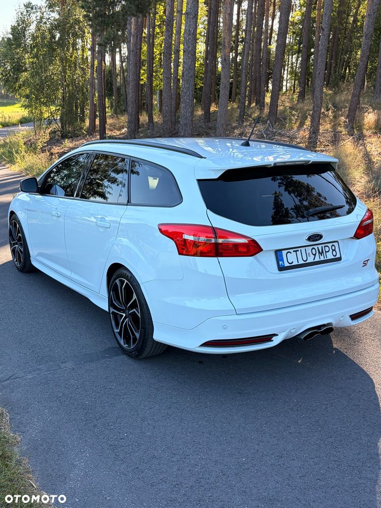 Ford Focus 2.0 EcoBoost ST-2 - 17