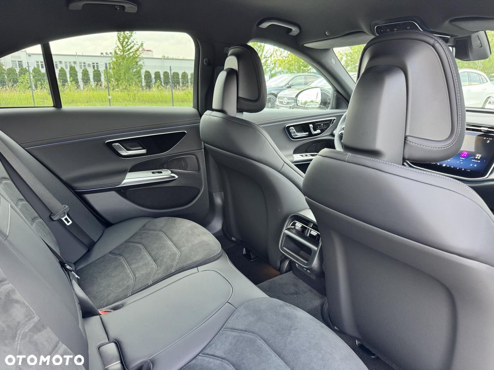 Mercedes-Benz Klasa E 220 d mHEV 4-Matic AMG 9G-Tronic - 19