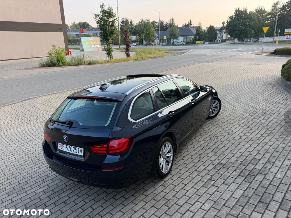 BMW Seria 5 525d Sport-Aut Luxury Line - 4