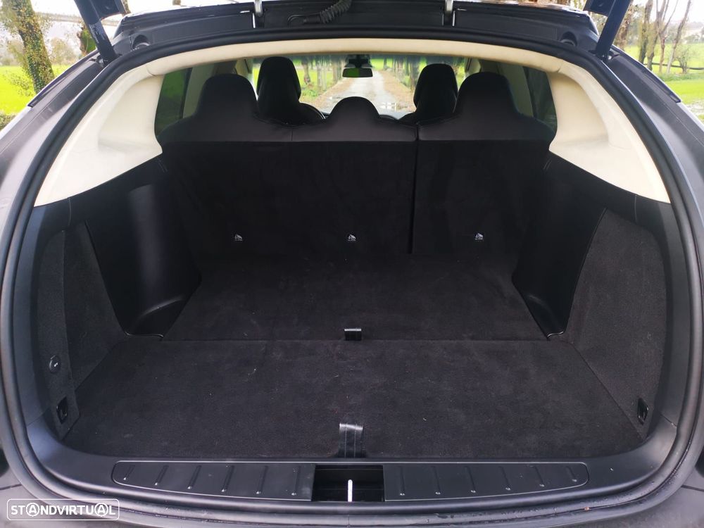 Tesla Model X 100D - 17