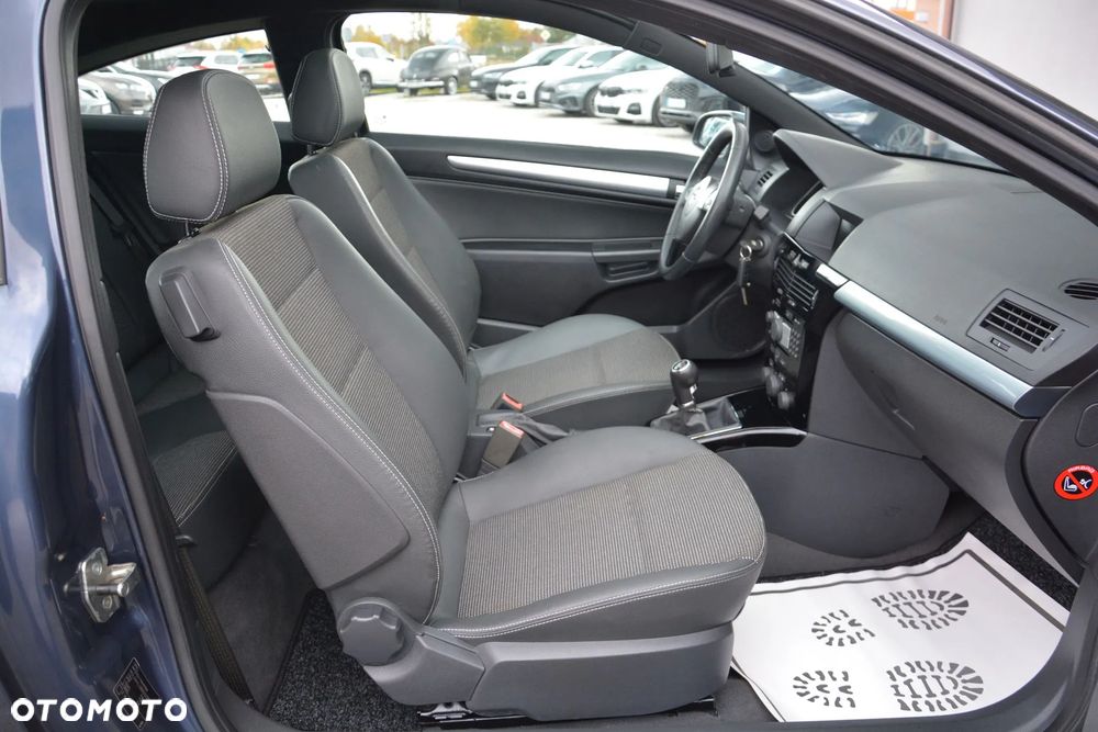 Opel Astra GTC 1.8 - 18