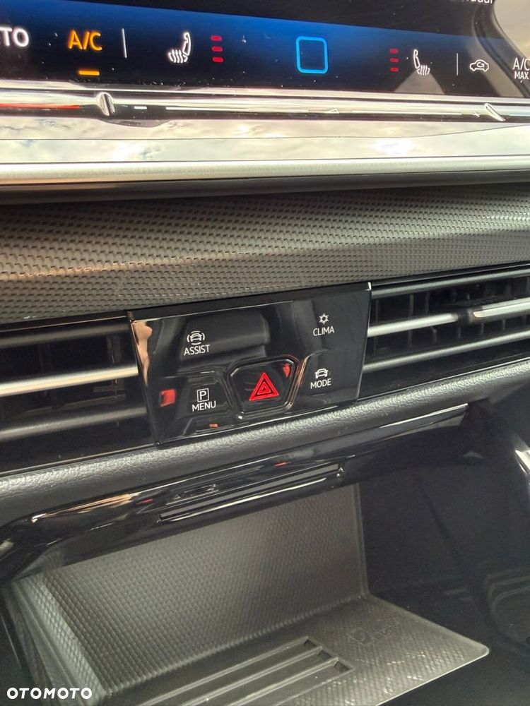 Volkswagen Golf 1.5 TSI EHybrid PHEV 150kW Style DSG - 24