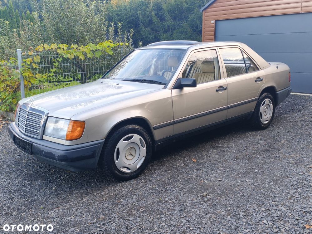 Mercedes-Benz W124