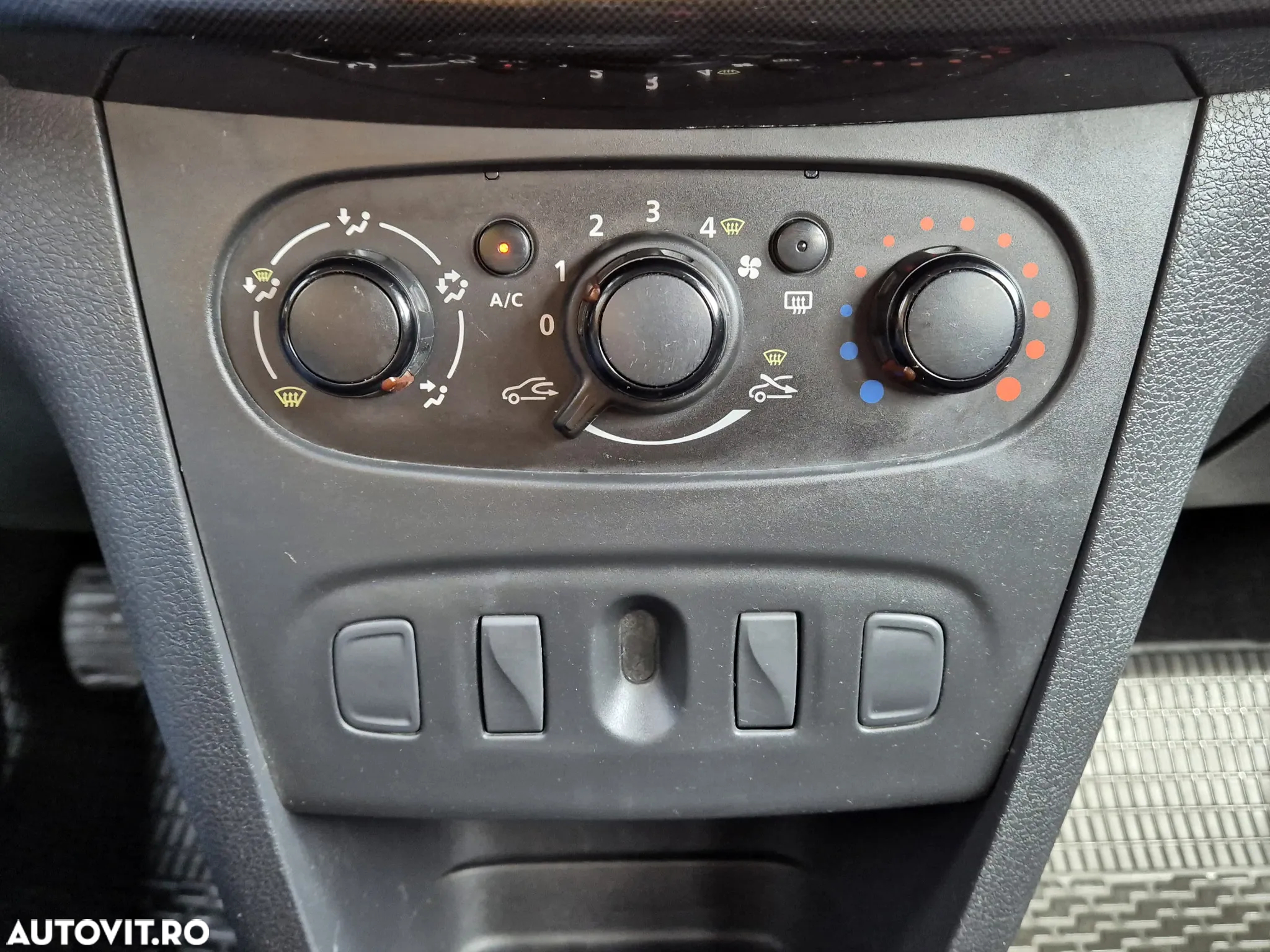 Dacia Logan 1.0 SCe Laureate - 20