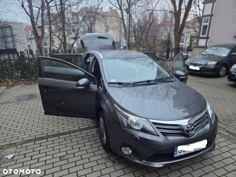 Toyota Avensis 2.0 D-4D Premium - 6
