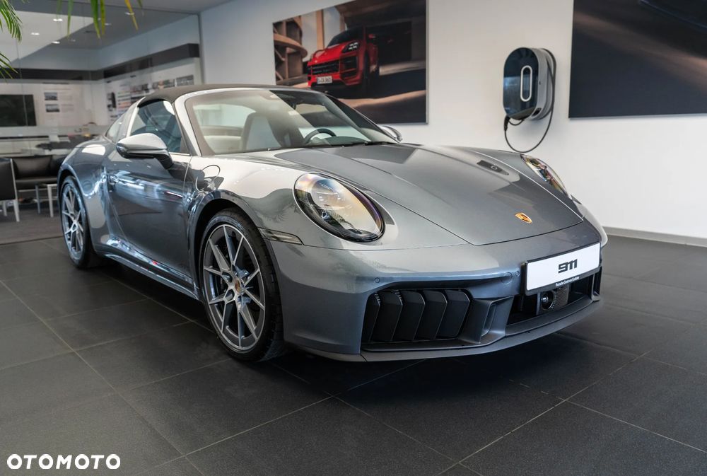 Porsche 911 Targa 4 GTS - 34