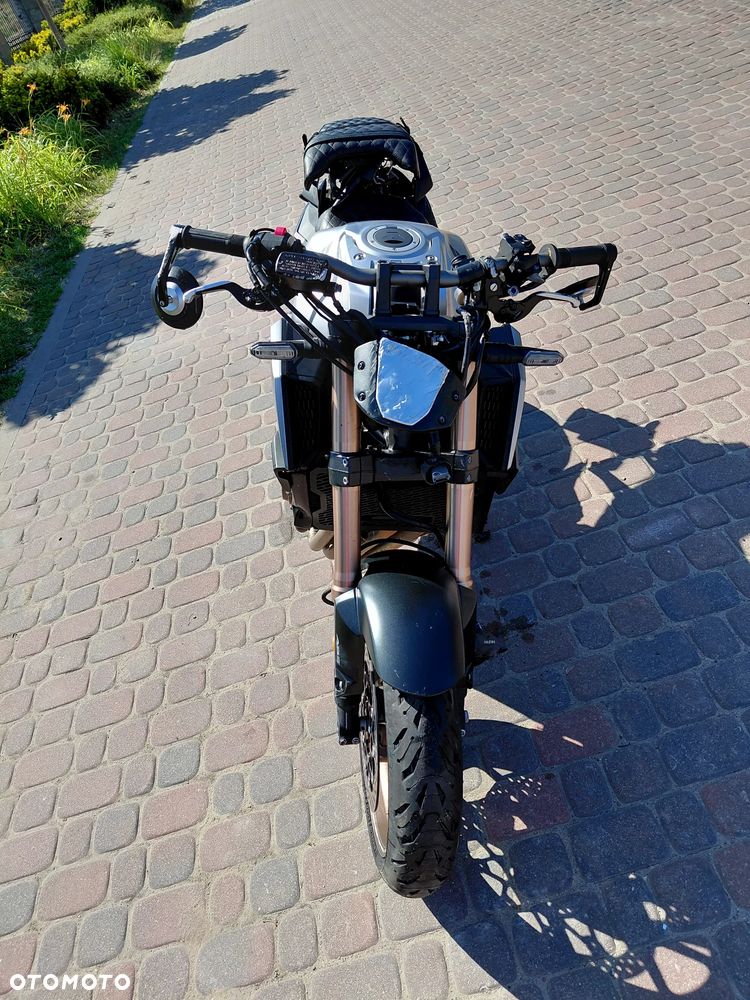 Honda CB - 8