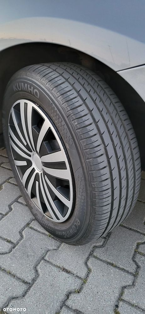 Toyota Auris - 16
