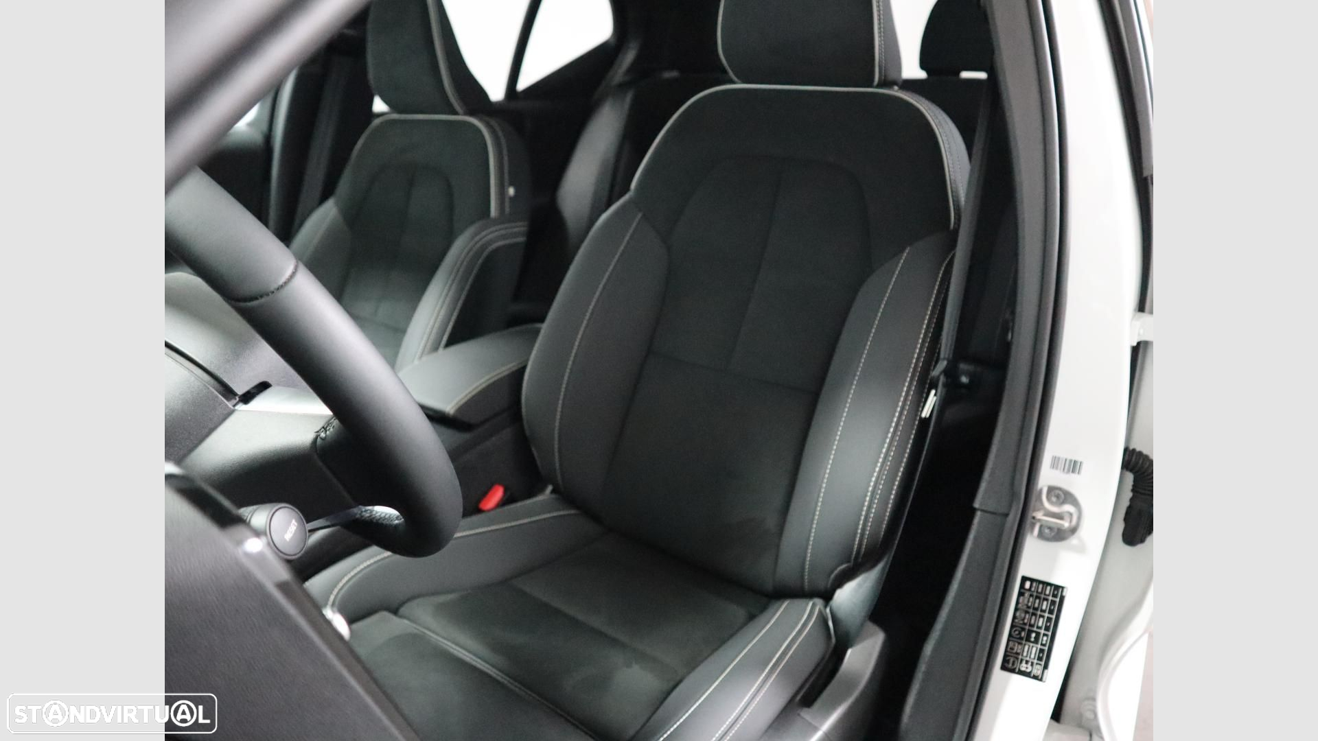 Volvo XC 40 1.5 T2 Plus Dark Auto - 17