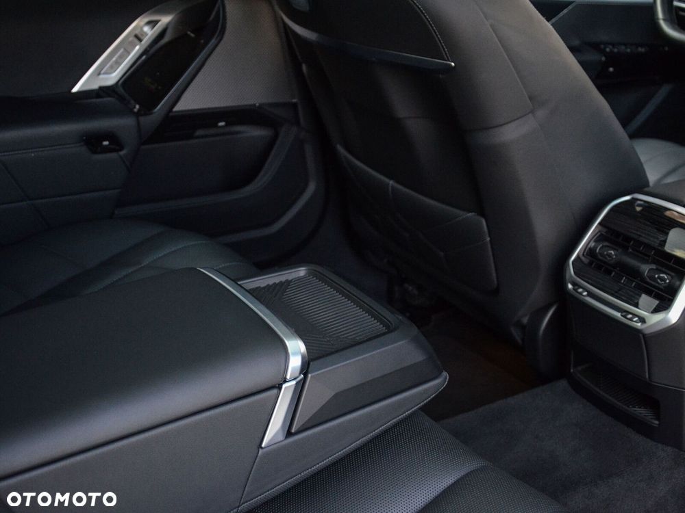 BMW Seria 7 - 33