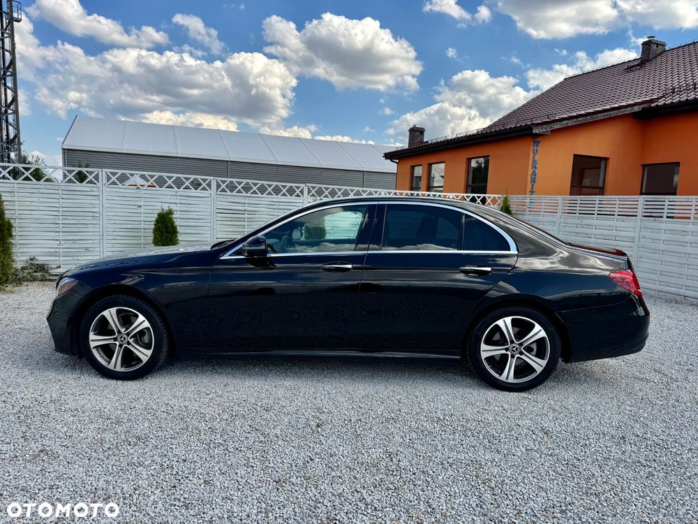 Mercedes-Benz Klasa E 300 9G-TRONIC AMG Line - 23
