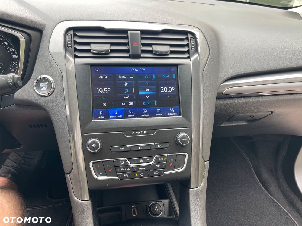 Ford Mondeo - 36