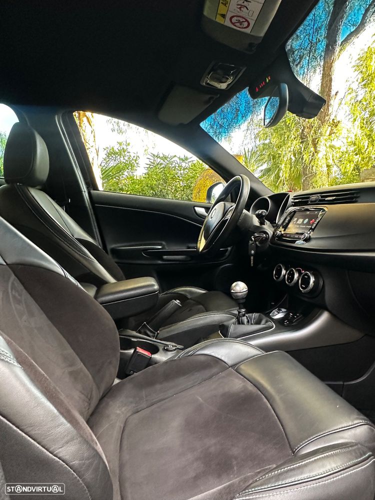 Alfa Romeo Giulietta 1.6 JTDM 16V Sport - 32