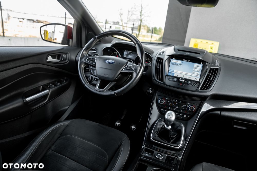 Ford Kuga 2.0 TDCi 4x4 ST-Line - 28