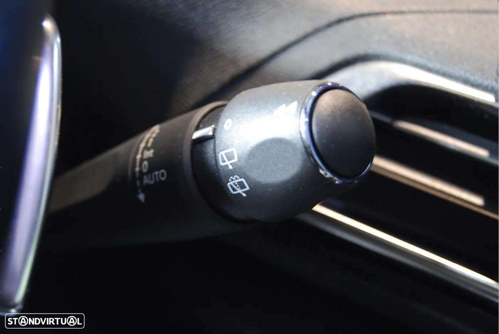 Peugeot 3008 1.5 BlueHDi Allure Pack EAT8 - 26