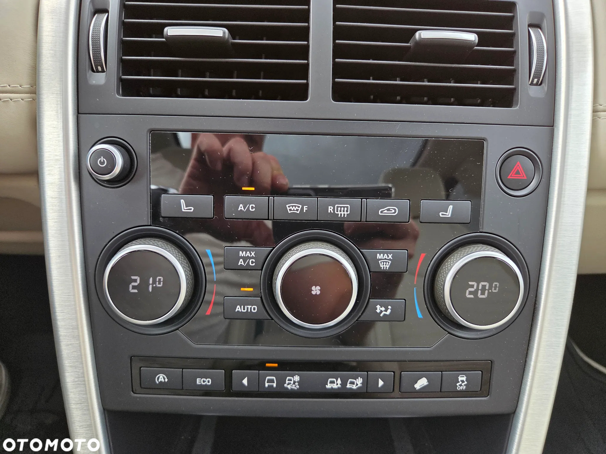 Land Rover Discovery Sport 2.0 Si4 HSE Luxury - 28
