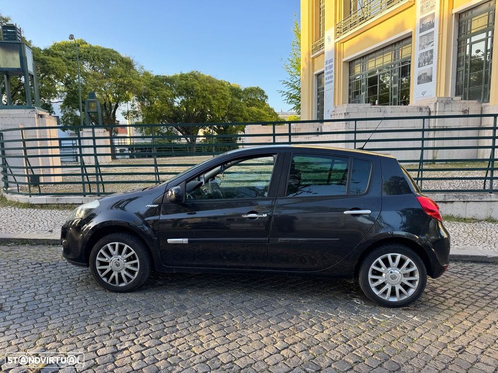 Renault Clio 1.2 16V Dynamique S - 1