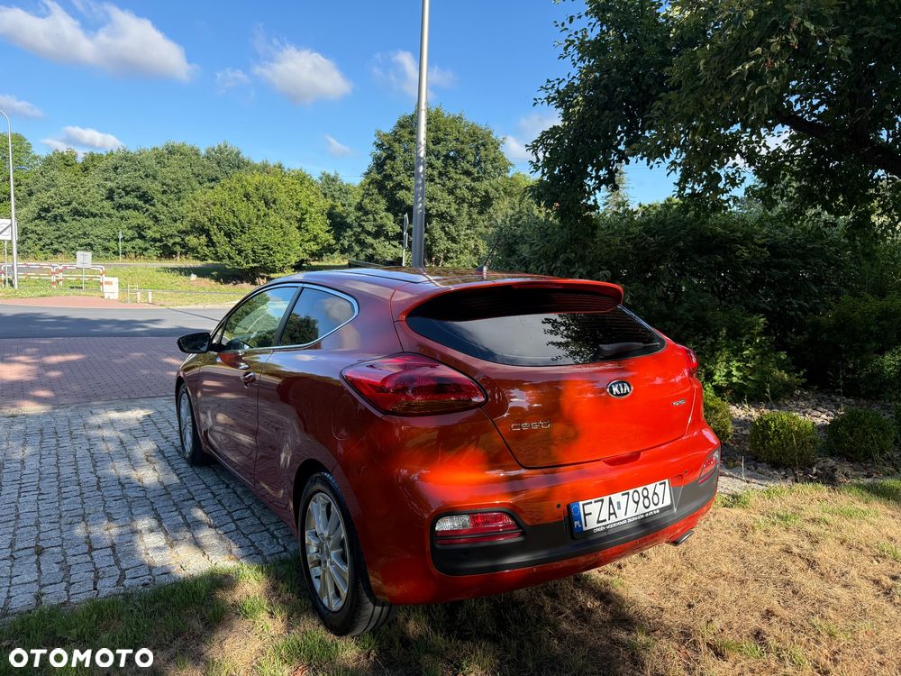Kia Ceed - 4