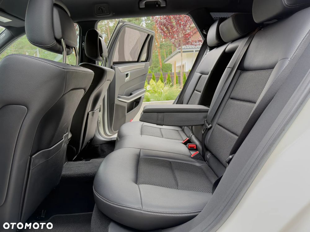 Mercedes-Benz Klasa E 250 BlueTEC 4-Matic Classic - 10