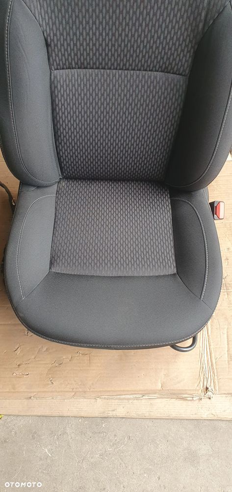 Fotel pasażera prawy przód przedni Dacia Logan II - 6