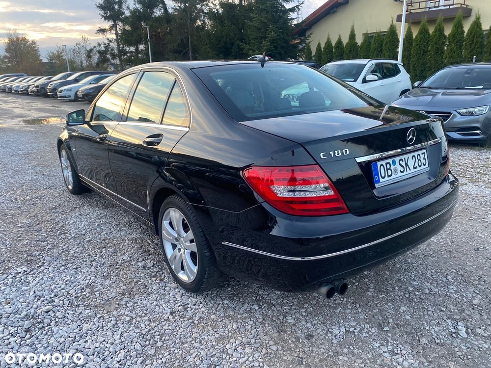 Mercedes-Benz Klasa C 180 CGI BlueEFFICIENCY Avantgarde - 38
